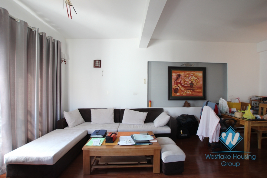 Bright one bedroom apartment for rent  on Au Co street, Tay Ho, Hanoi